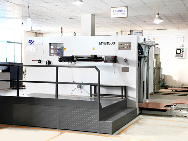 半自動瓦楞模切機(jī)